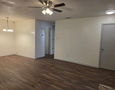 1735 Horseshoe Cir - Photo Thumbnail 3