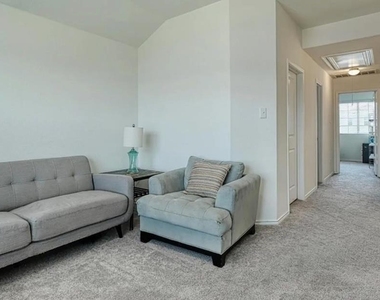 448 Major Lee Ln W - Photo Thumbnail 5