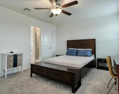 448 Major Lee Ln W - Photo Thumbnail 3