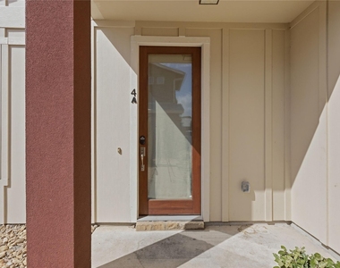 4124 Valley View Rd - Photo Thumbnail 7