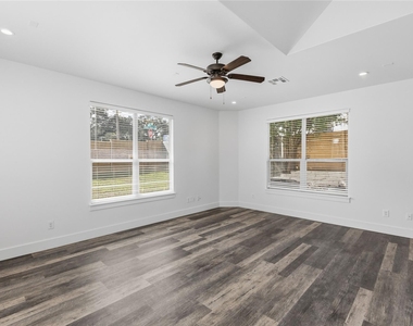 4124 Valley View Rd - Photo Thumbnail 8