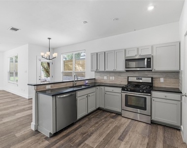 4124 Valley View Rd - Photo Thumbnail 13