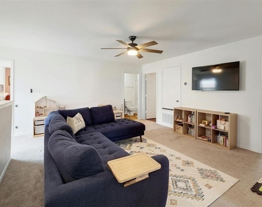 516 Hugenot Way - Photo Thumbnail 15