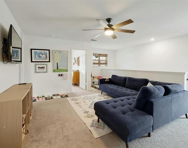 516 Hugenot Way - Photo Thumbnail 5