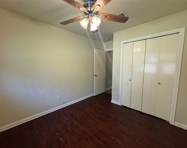 2107 Yaupon Trl - Photo Thumbnail 12
