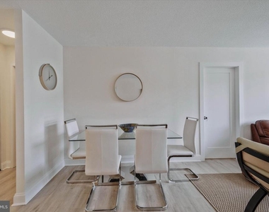 4515 Willard Avenue - Photo Thumbnail 5