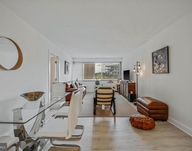 4515 Willard Avenue - Photo Thumbnail 3