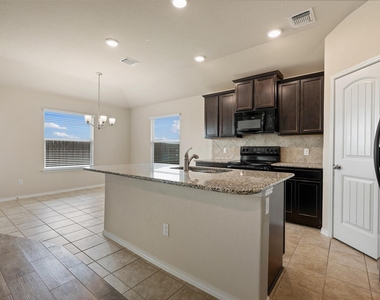 208 Plata Ln - Photo Thumbnail 18