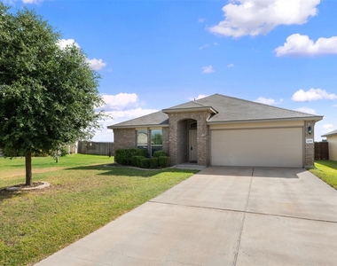 208 Plata Ln - Photo Thumbnail 3