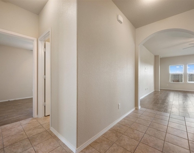 208 Plata Ln - Photo Thumbnail 11