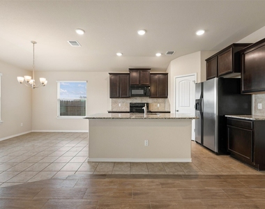 208 Plata Ln - Photo Thumbnail 17