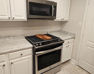 3924 Chesterwood Drive - Photo Thumbnail 19