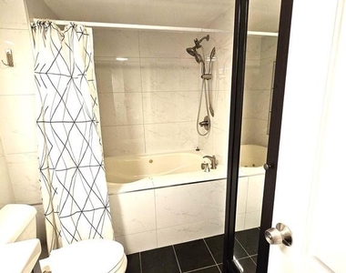 3924 Chesterwood Drive - Photo Thumbnail 10
