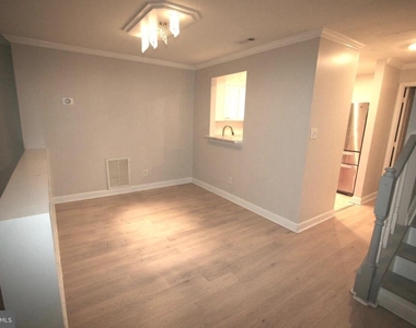 3924 Chesterwood Drive - Photo Thumbnail 16