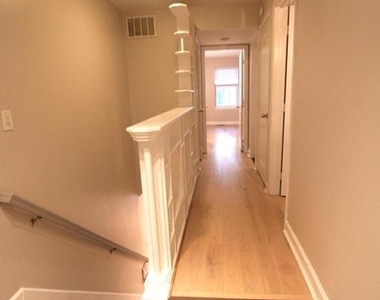 3924 Chesterwood Drive - Photo Thumbnail 4