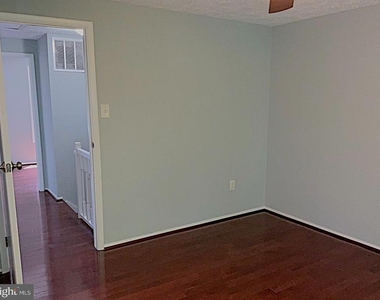 7827 Havenside Terrace - Photo Thumbnail 25