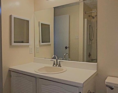 7827 Havenside Terrace - Photo Thumbnail 14