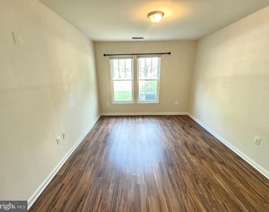 100 Watkins Pond Boulevard - Photo Thumbnail 13