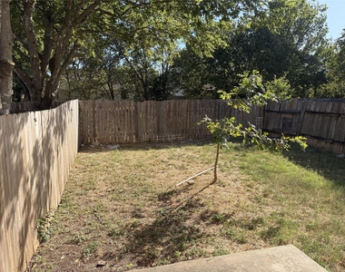 8710 Piney Point Dr - Photo Thumbnail 4