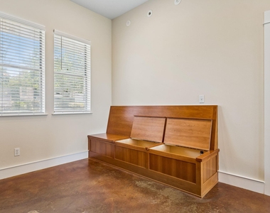 8500 Red Willow Dr - Photo Thumbnail 12
