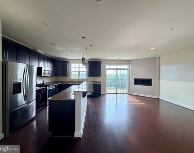 5915 Logans Way - Photo Thumbnail 6