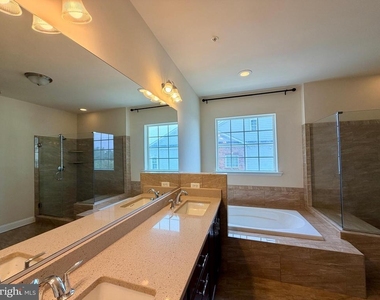 5915 Logans Way - Photo Thumbnail 13