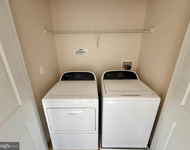 5915 Logans Way - Photo Thumbnail 18