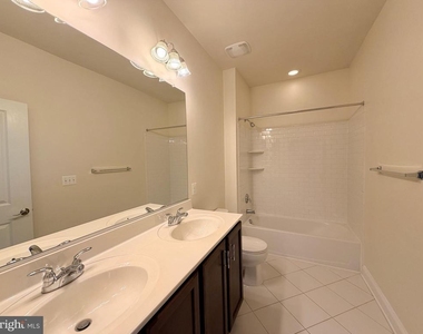 5915 Logans Way - Photo Thumbnail 17