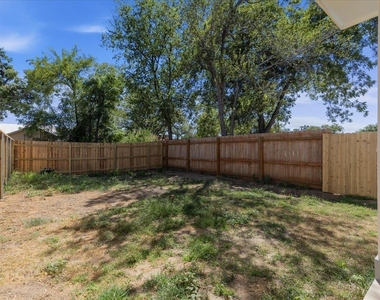 1409 Emile St - Photo Thumbnail 20