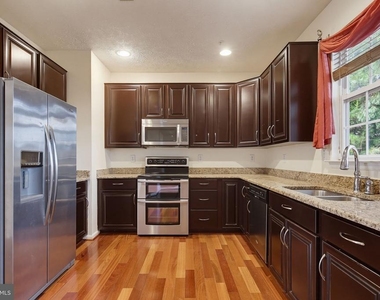 7023 Dasher Farm Court - Photo Thumbnail 29