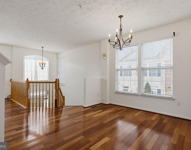 7023 Dasher Farm Court - Photo Thumbnail 18