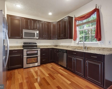 7023 Dasher Farm Court - Photo Thumbnail 23