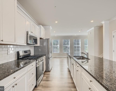 11409 Starlight Place - Photo Thumbnail 25