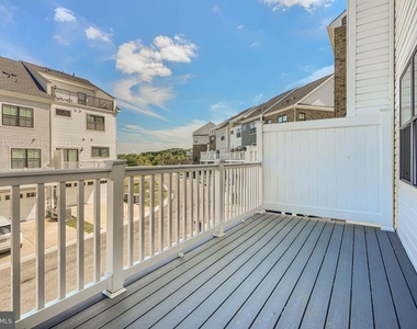 11409 Starlight Place - Photo Thumbnail 32