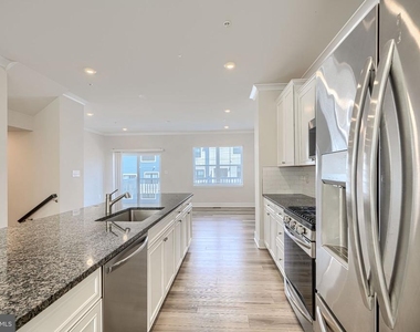 11409 Starlight Place - Photo Thumbnail 24