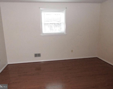 9400 Tiller Drive - Photo Thumbnail 16