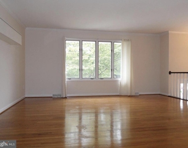 9400 Tiller Drive - Photo Thumbnail 5