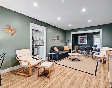 2952 Higgins St - Photo Thumbnail 14