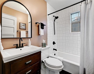 2952 Higgins St - Photo Thumbnail 32
