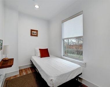 2952 Higgins St - Photo Thumbnail 22