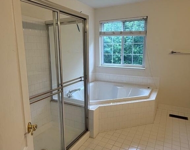 557 Kirkcaldy Way - Photo Thumbnail 26