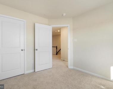 420 Herringbone Way - Photo Thumbnail 18