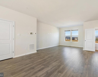 420 Herringbone Way - Photo Thumbnail 3