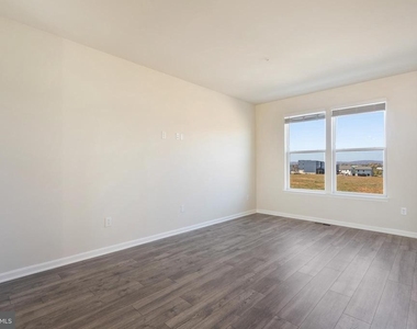 420 Herringbone Way - Photo Thumbnail 2