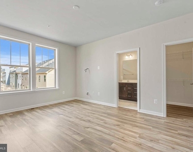 5903 Garden Walk Drive - Photo Thumbnail 17