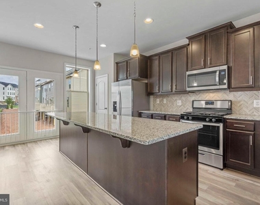 5903 Garden Walk Drive - Photo Thumbnail 9