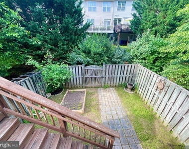 9424 Singleton Place - Photo Thumbnail 14