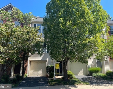 9424 Singleton Place - Photo Thumbnail 1