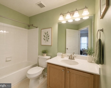 9424 Singleton Place - Photo Thumbnail 10