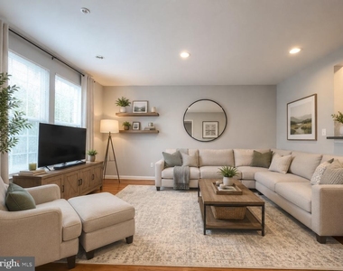 9424 Singleton Place - Photo Thumbnail 3